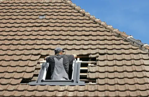 Pose de velux - La Chapelle Gonaguet